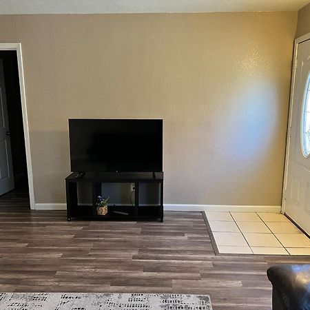 Quiet 1Bed,1Bath Condo With Free Parking Fresno Exteriér fotografie