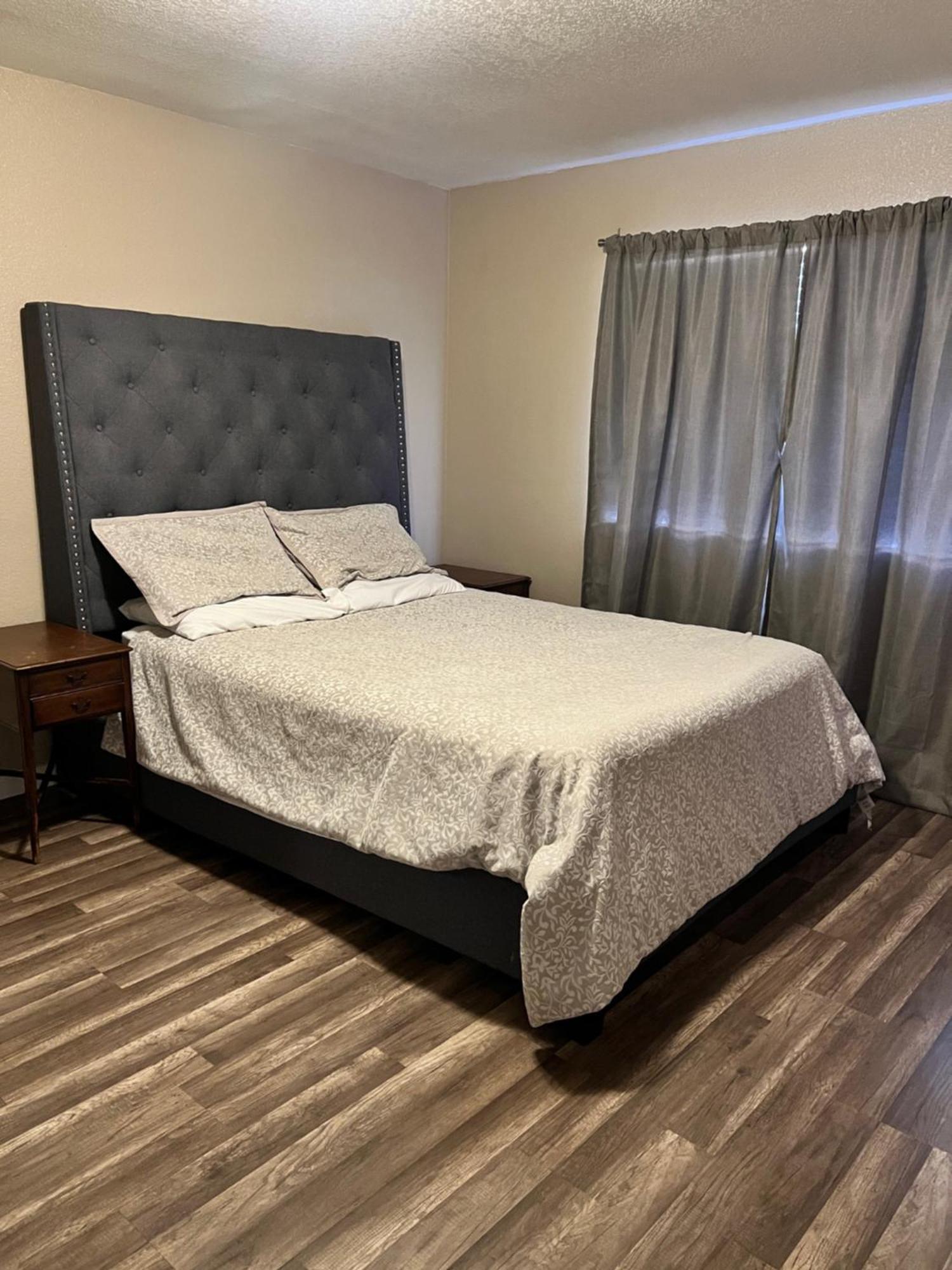 Quiet 1Bed,1Bath Condo With Free Parking Fresno Exteriér fotografie