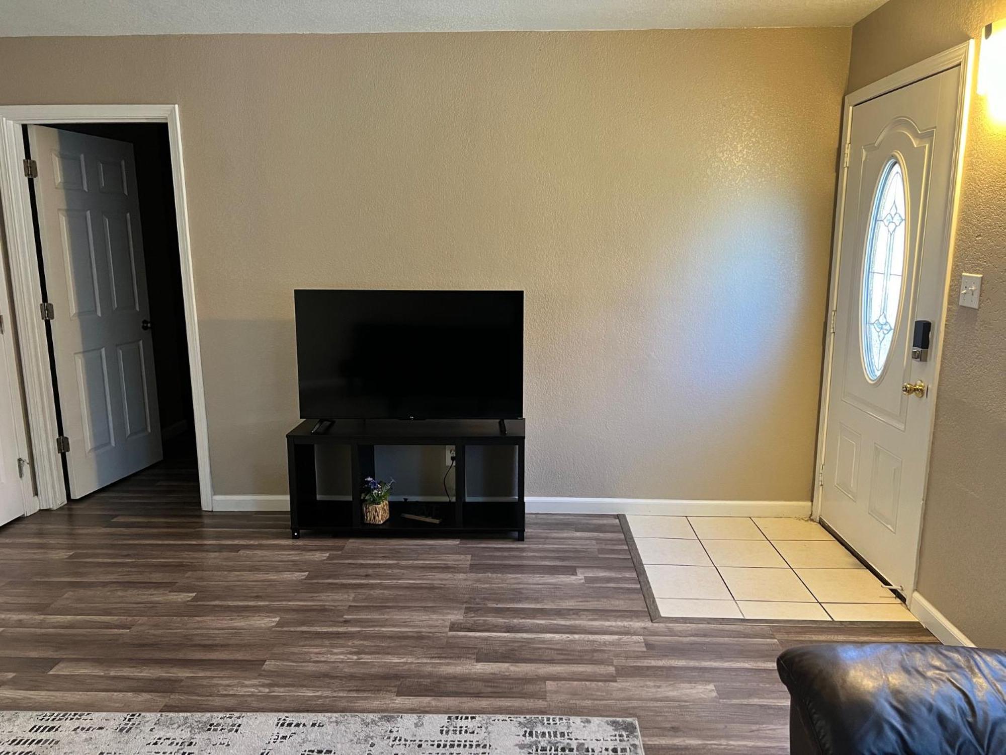 Quiet 1Bed,1Bath Condo With Free Parking Fresno Exteriér fotografie